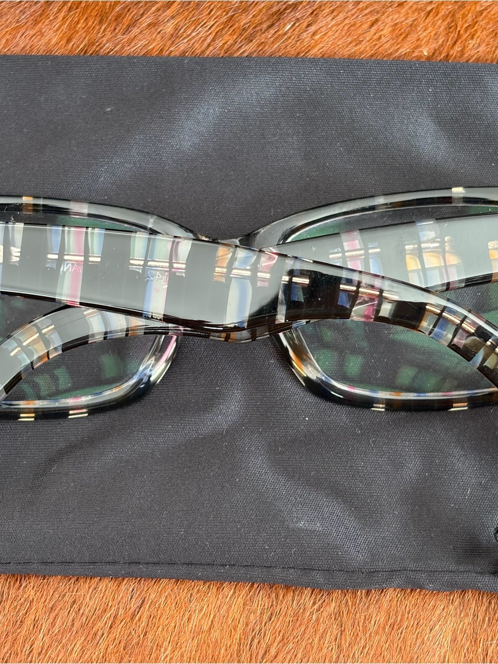 Glasses - Picture 3 of 5